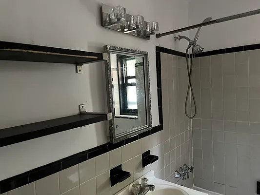 Rented by null | media 6