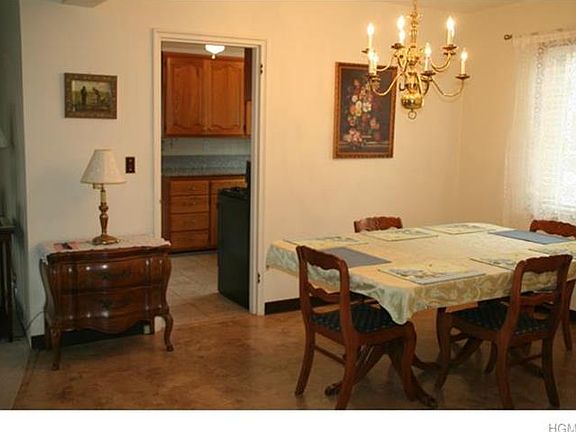 4th image of 164 Brightwood Ave