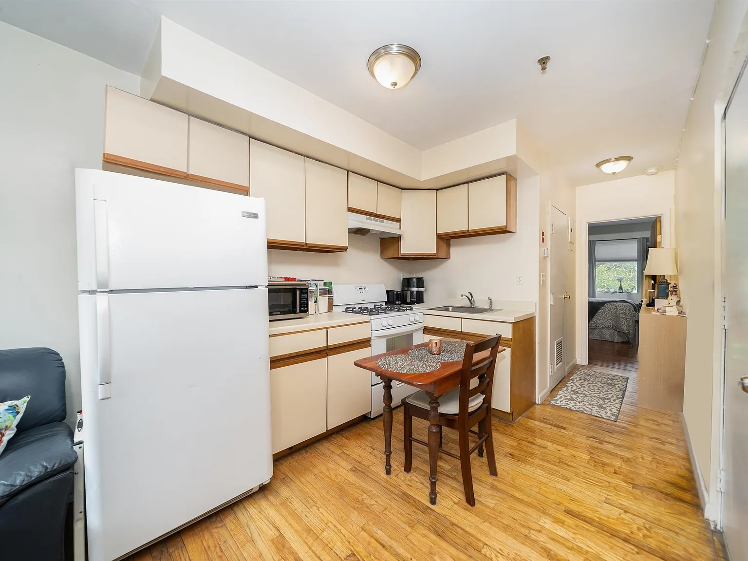 1 bed, 1.0 bath, $2,500 — Photo 3