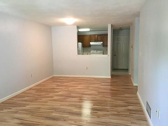 4th image of 400 Colonial Dr Unit 41