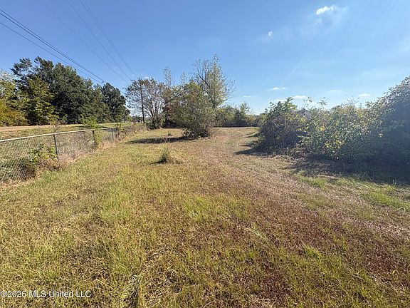 2nd image of 11 Bolton Hill Rd