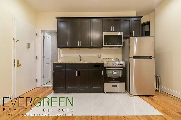 Rented by Evergreen Apartments BK | media 1