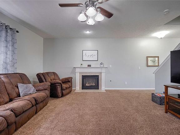 3rd image of 2353 McGregor Dr