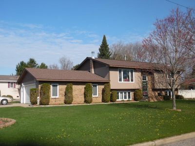524 S 30th St, Escanaba, MI, 49829