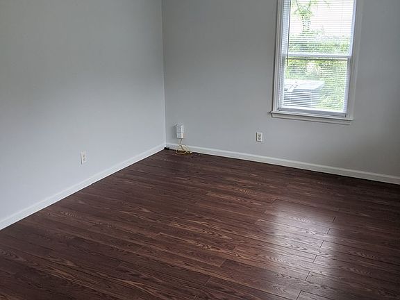 3rd image of 105 Starlite Dr #A