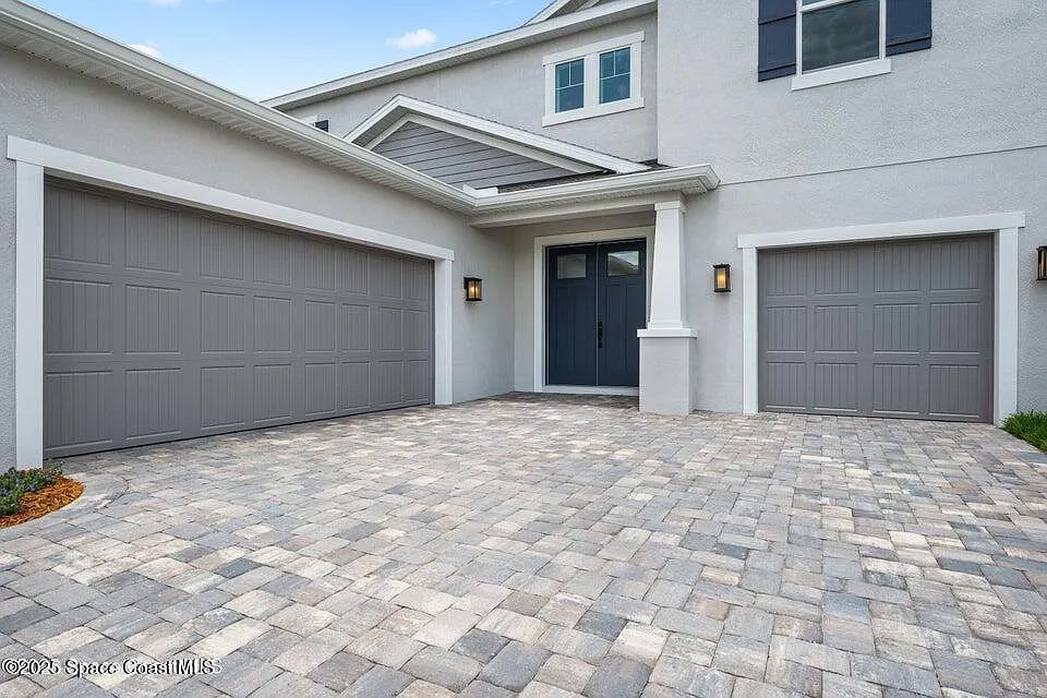 4 bed, 3.5 bath, 3243 sqft, $4,500 — Photo 2