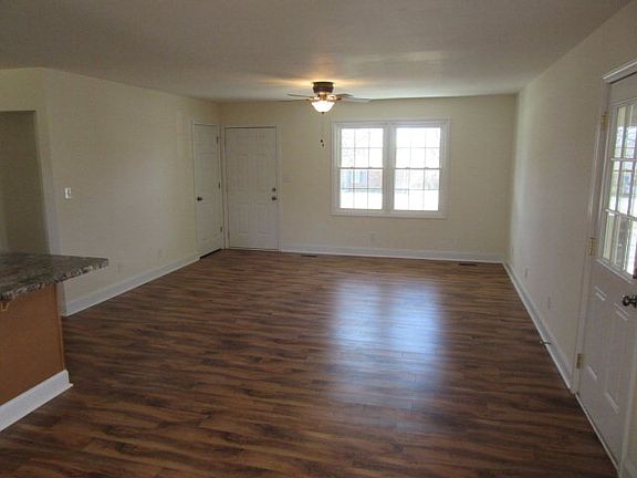 3rd image of 2113 Fernwood Dr