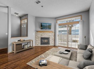 13533 Carmody Dr, Eden Prairie, MN 55344