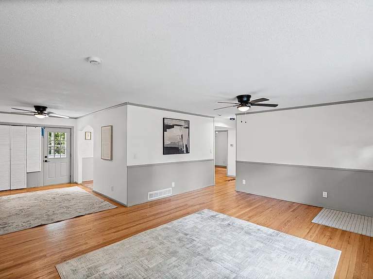 7809 Rosewood Dr — Photo 6