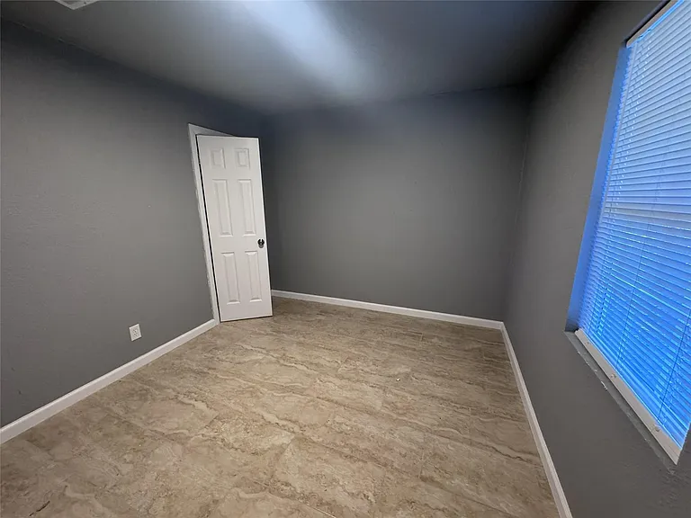 4933 Alvin St — Photo 6