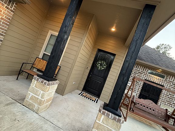 3rd image of 160 Serenity Ln