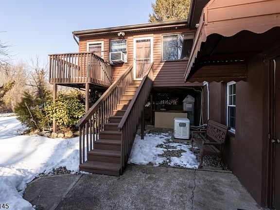 5th image of 327 Mountain Lake Rd