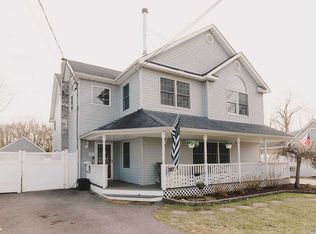 387 McConnell Ave, Bayport, NY 11705