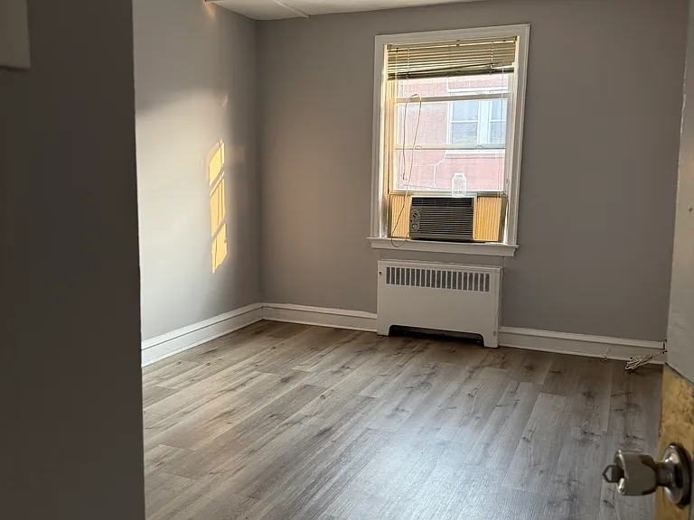 1440 Creston St — Photo 9