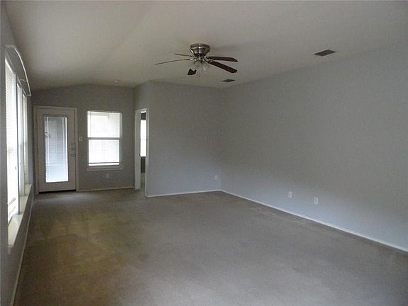 3rd image of 4744 Cedar Springs Dr