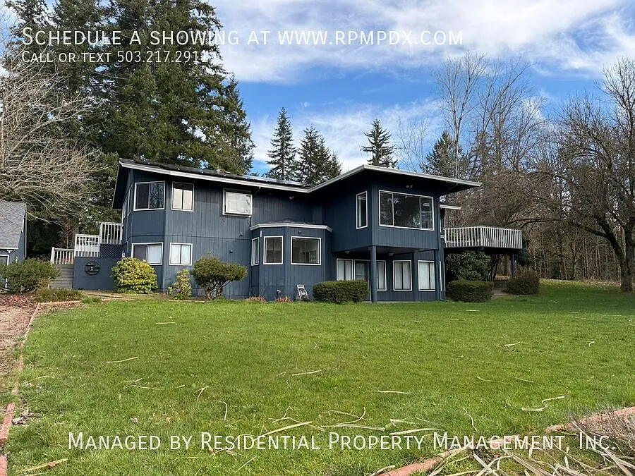 Beautiful Rock Creek home located in the Skyline area — Photo 2