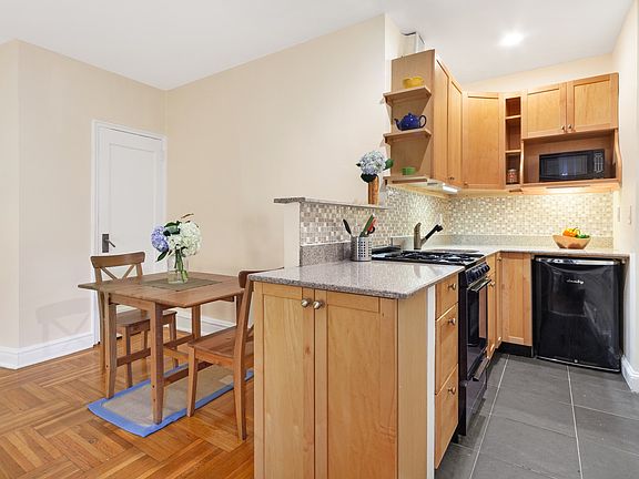 2nd image of 175 Eastern Pkwy APT 6N