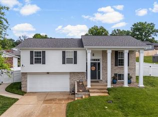 2845 Windford Dr, Saint Louis, MO 63129
