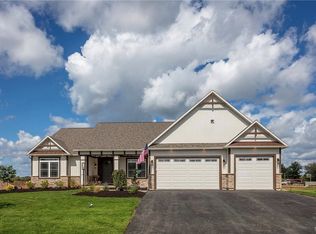 221 Lexi Ln, Baldwinsville, NY