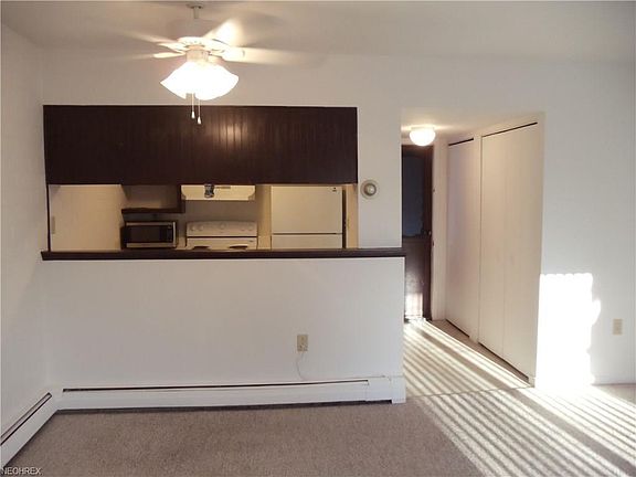 3rd image of 38425 North Ln #209-C