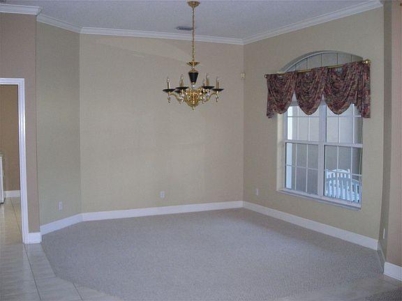 5th image of 2110 River Oaks Ct