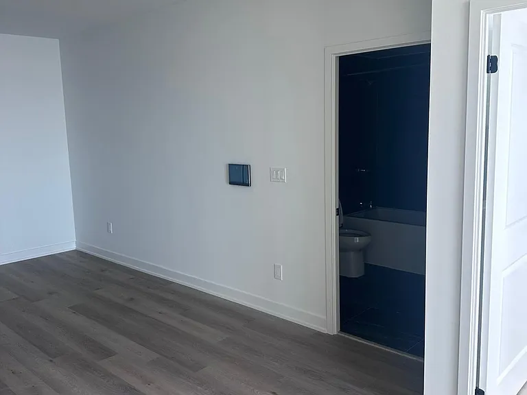 2075 Lakeshore Rd #1305 — Photo 7