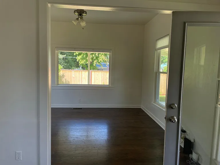 828 N 2nd St — Photo 6