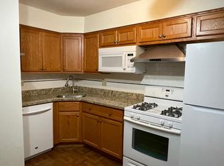 5 Crestview Ln UNIT 2, Vernon Hills, IL 60061