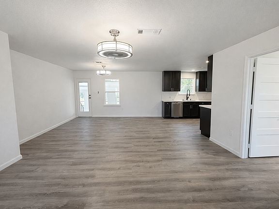 3rd image of 11340 Loop 60