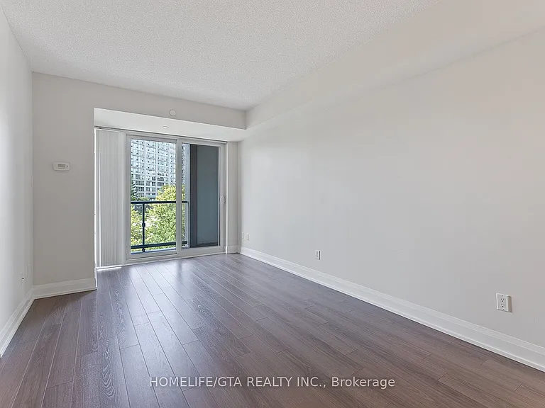 18 Graydon Hall Dr #904 — Photo 10