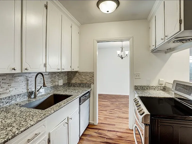 2824 Briarhurst Dr #34 — Photo 5