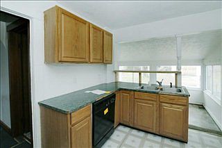 4th image of 311 Goguac St W