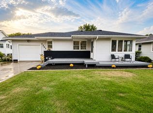1242 8th Ave N, Clinton, IA 52732