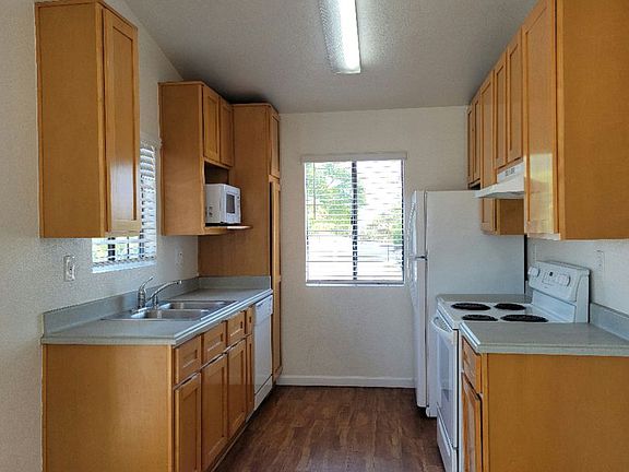 4th image of 4128 Mississippi St APT 4