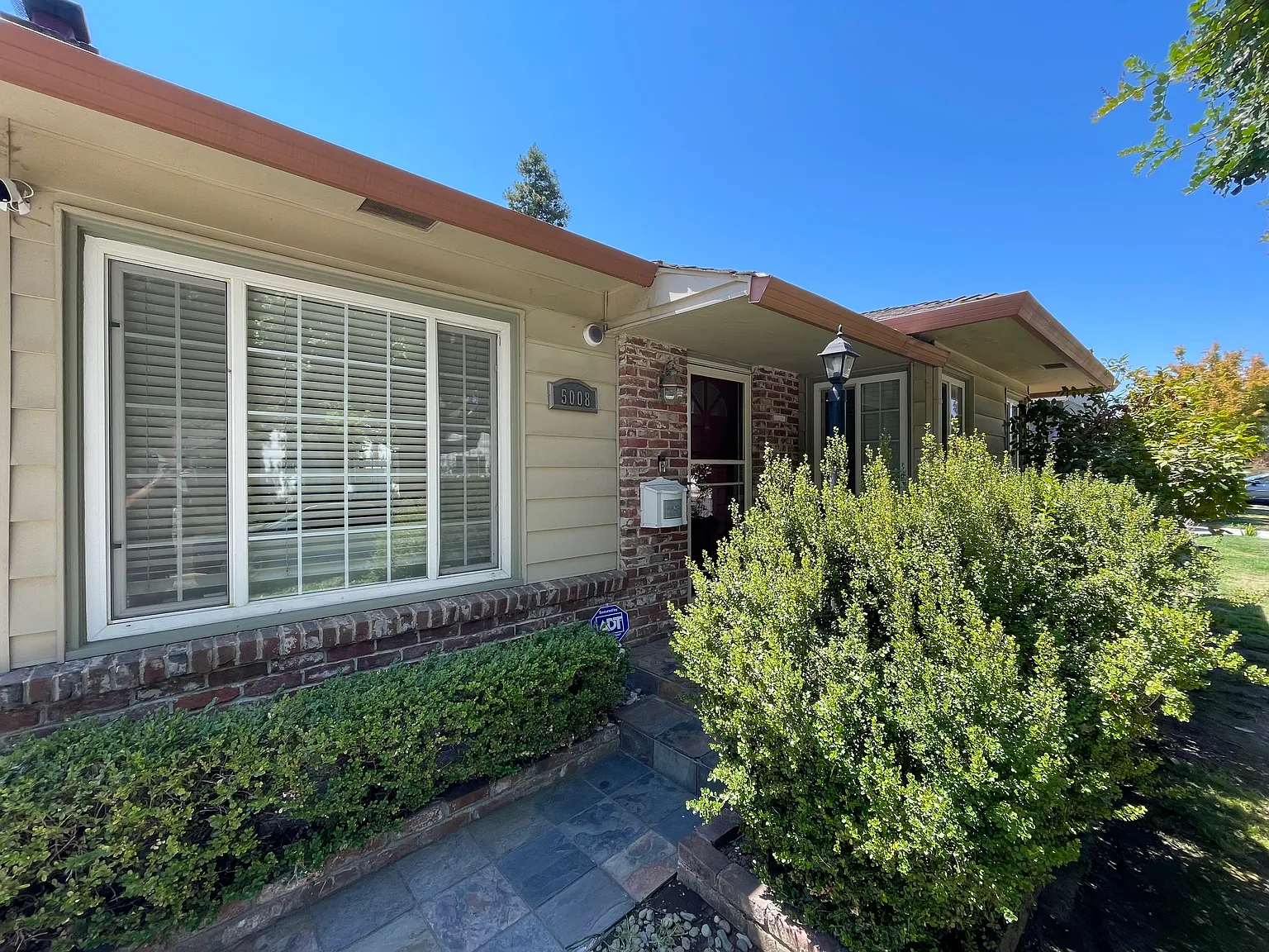 5008 8th Ave — Photo 3