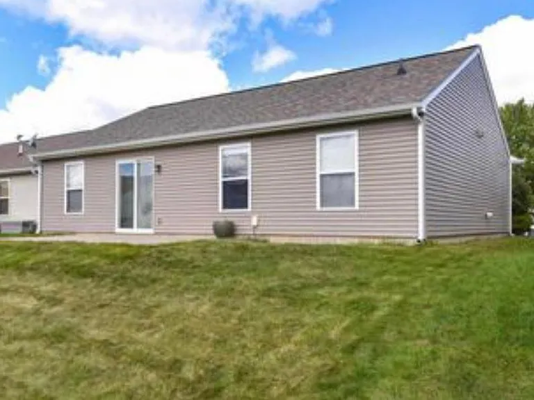 5645 Bingham Dr — Photo 13