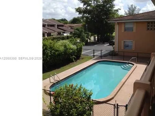 8704 NW 35th St APT 202, Pompano Beach, FL 33065