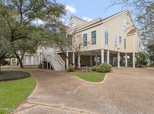 119 Birch Dr, Pass Christian, MS 39571