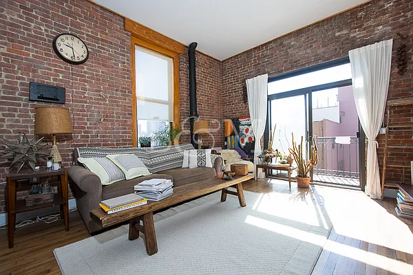 Rented by Brick&Mortar | media 37