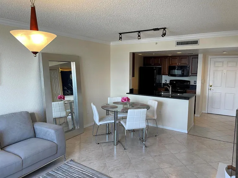 1801 N Flagler Dr #818 — Photo 5