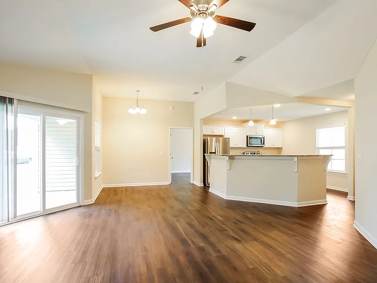 308 Pecan Point Dr — Photo 6
