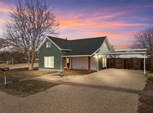 442 W McCart St, Krum, TX 76249