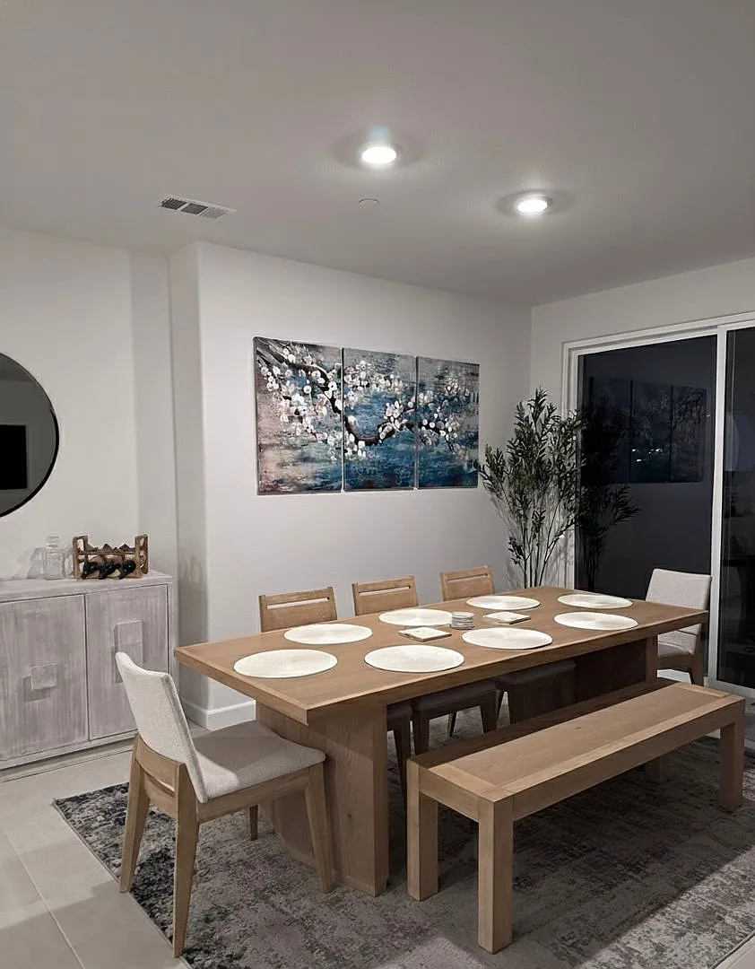 Spacious 4-Bedroom Townhome with 2-Car Garage in Chula Vista — Photo 4