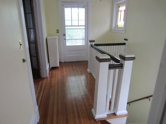5th image of 499 Richmond Ave #2