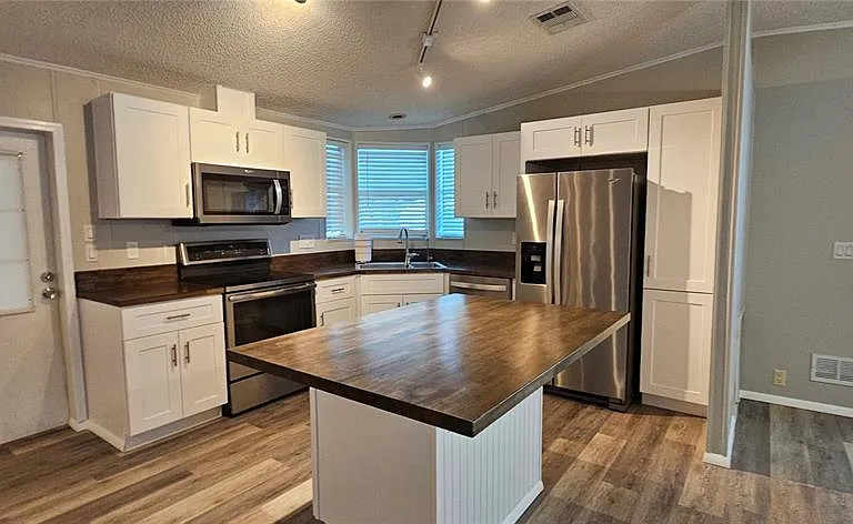 8410 Wagon Wheel Cir — Photo 6