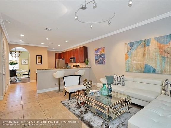 3rd image of 2255 NE 9th Ave #2255