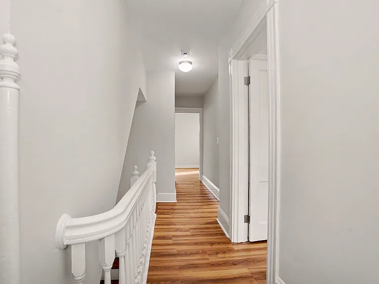 156 Hawthorne Ave — Photo 23