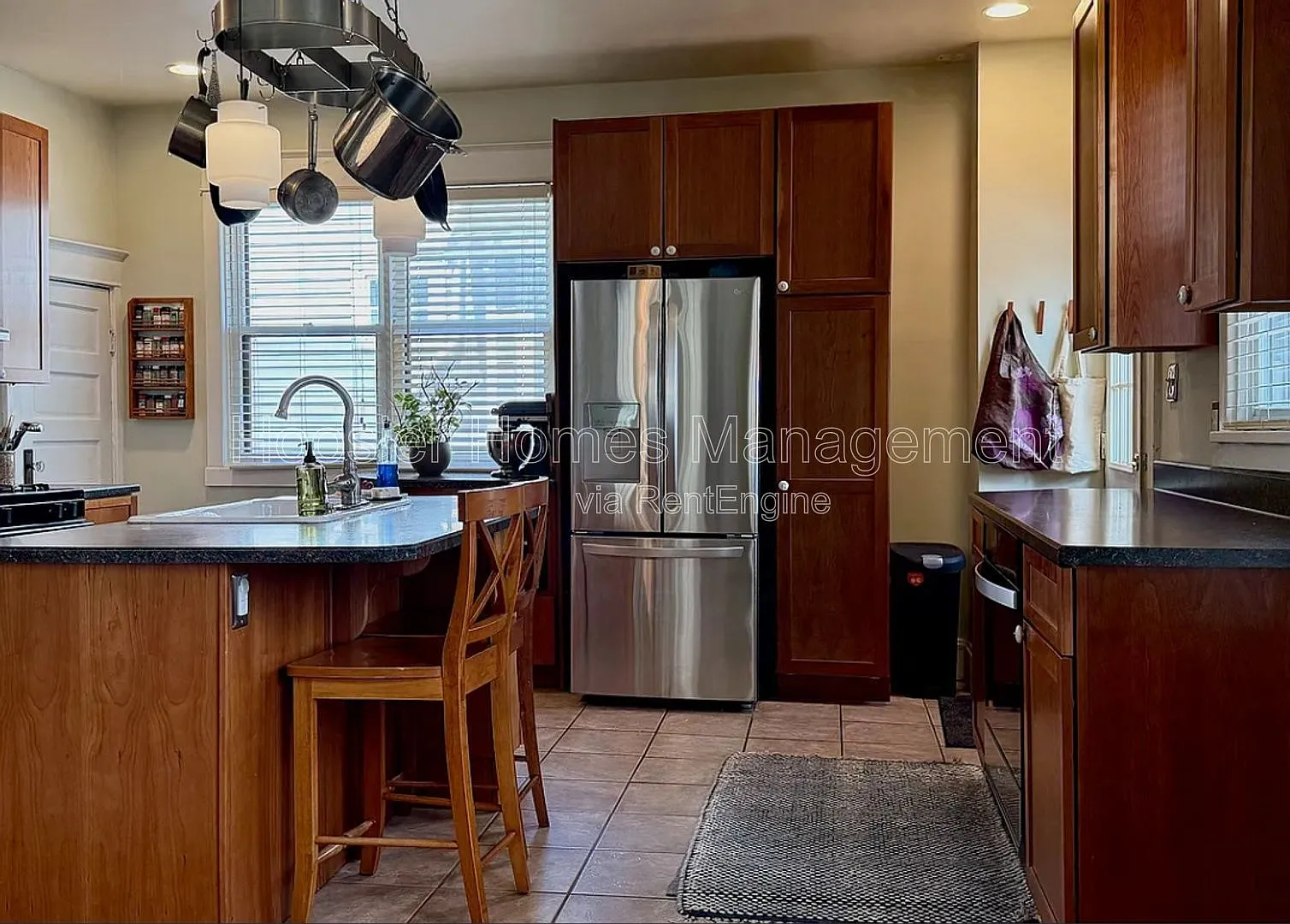3 bed, 1.5 bath, 2263 sqft, $1,950 — Photo 2