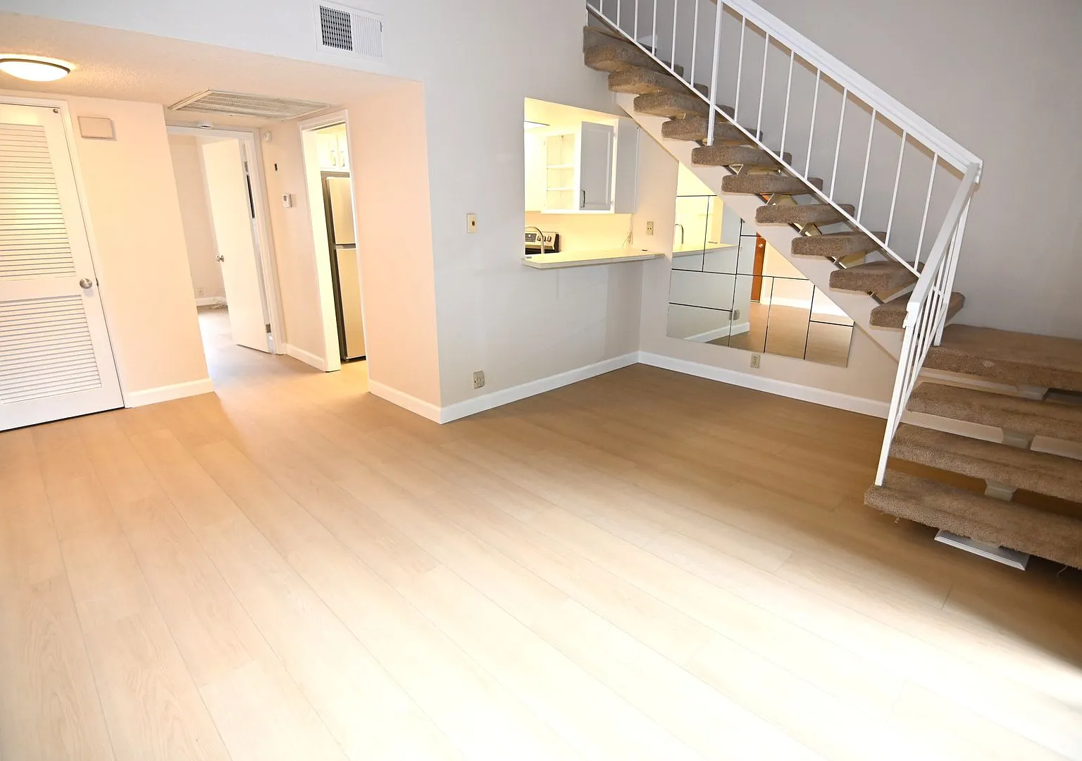 End Unit located in gated community- 1 bedroom 1 bath plus a loft, 1034 Summermist Ct, San Jose CA — Photo 3