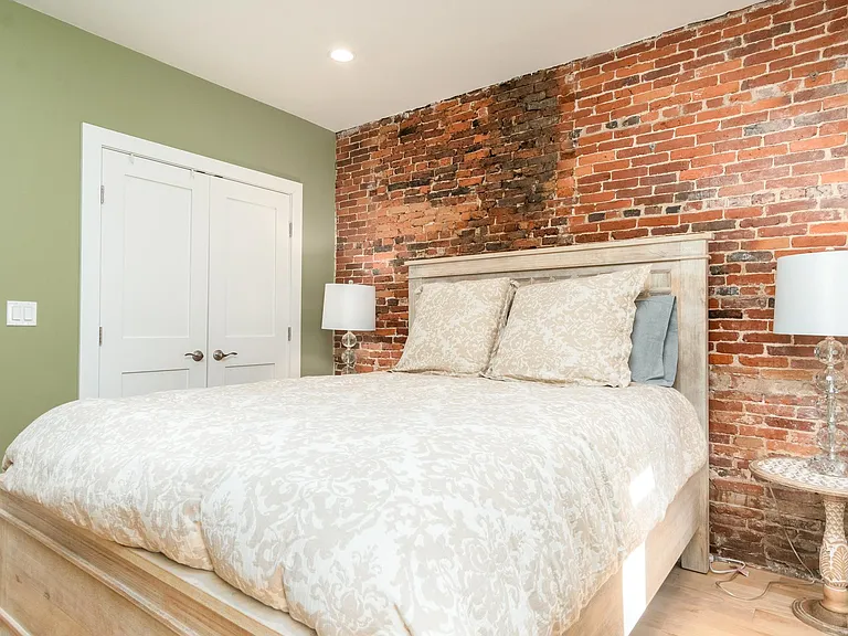 37 Middle St #1 — Photo 11